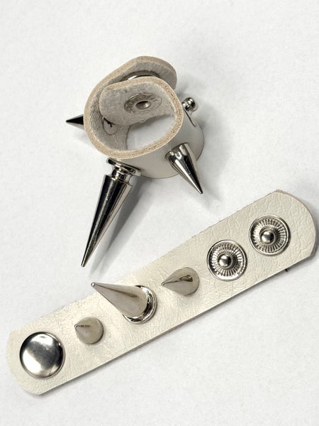 RIvet hairtie, white with long  rivets